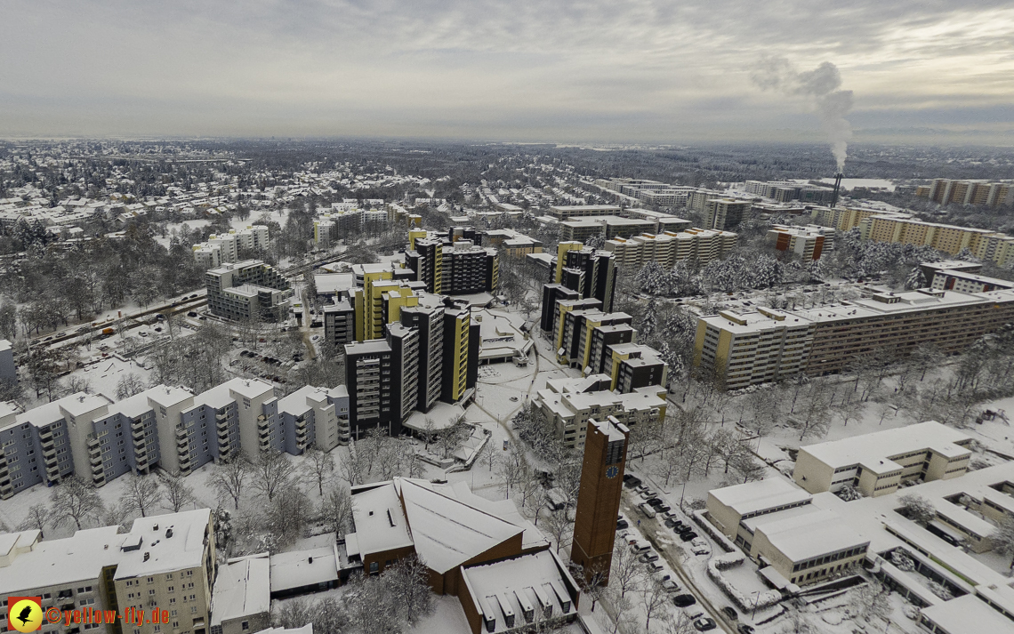 04.12.2021 - Karl-Marx-Ring und Marx-Zentrum in Neuperlach
